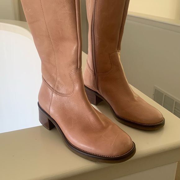 R Boots, new, never worn, size 6 Made in Brazil - Picture 3 of 4
